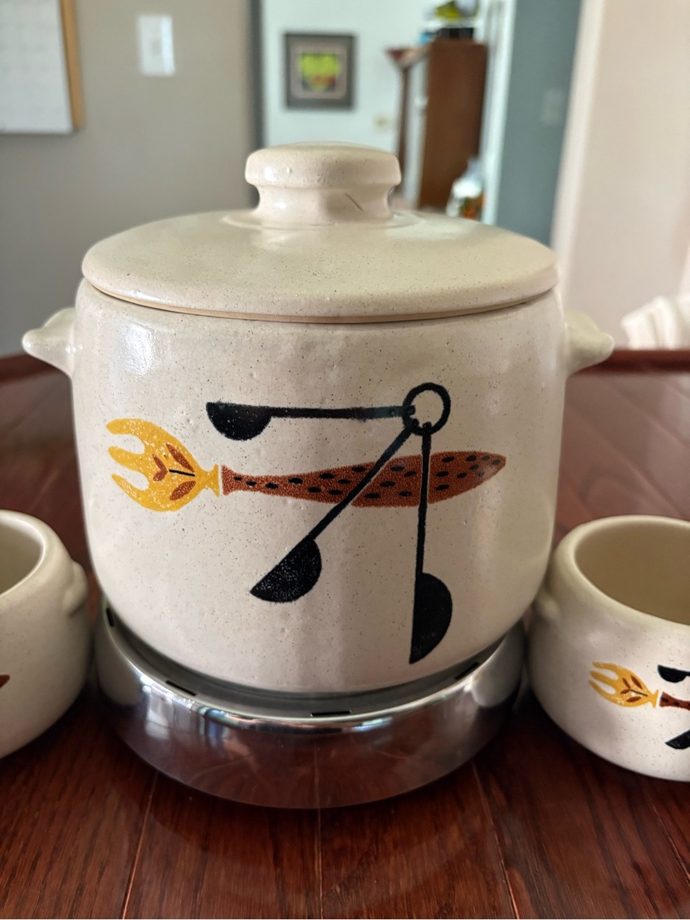 Vintage West Bend Bean Pot w Warmer and Individual Pots - Picture 3 of 11
